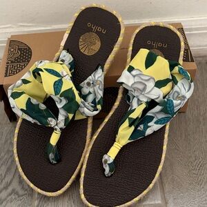 Nalho Canika Fleur Camila Yellow yoga mat sandals size 11 new